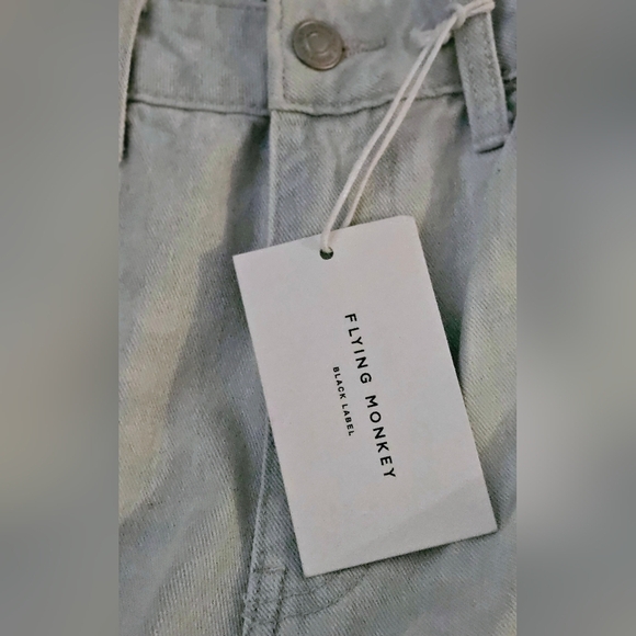 Flying Monkey Reform High Rise Mom Jeans Light Blue 27/5 Inseam 27 Raw Hem Nwt - Picture 6 of 13